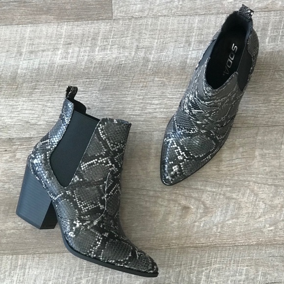 Soda Black & Gray Python Snake Ankle Boot Bootie - Picture 4 of 7